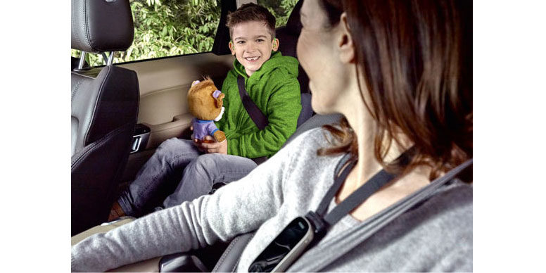 Pic_Pediatric_primary_mom_and_toddler_in_car_Roger_Touchscreen_Mic3